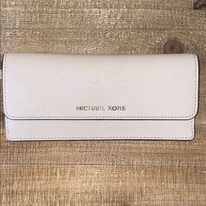 Michael Kors nude slim wallet
